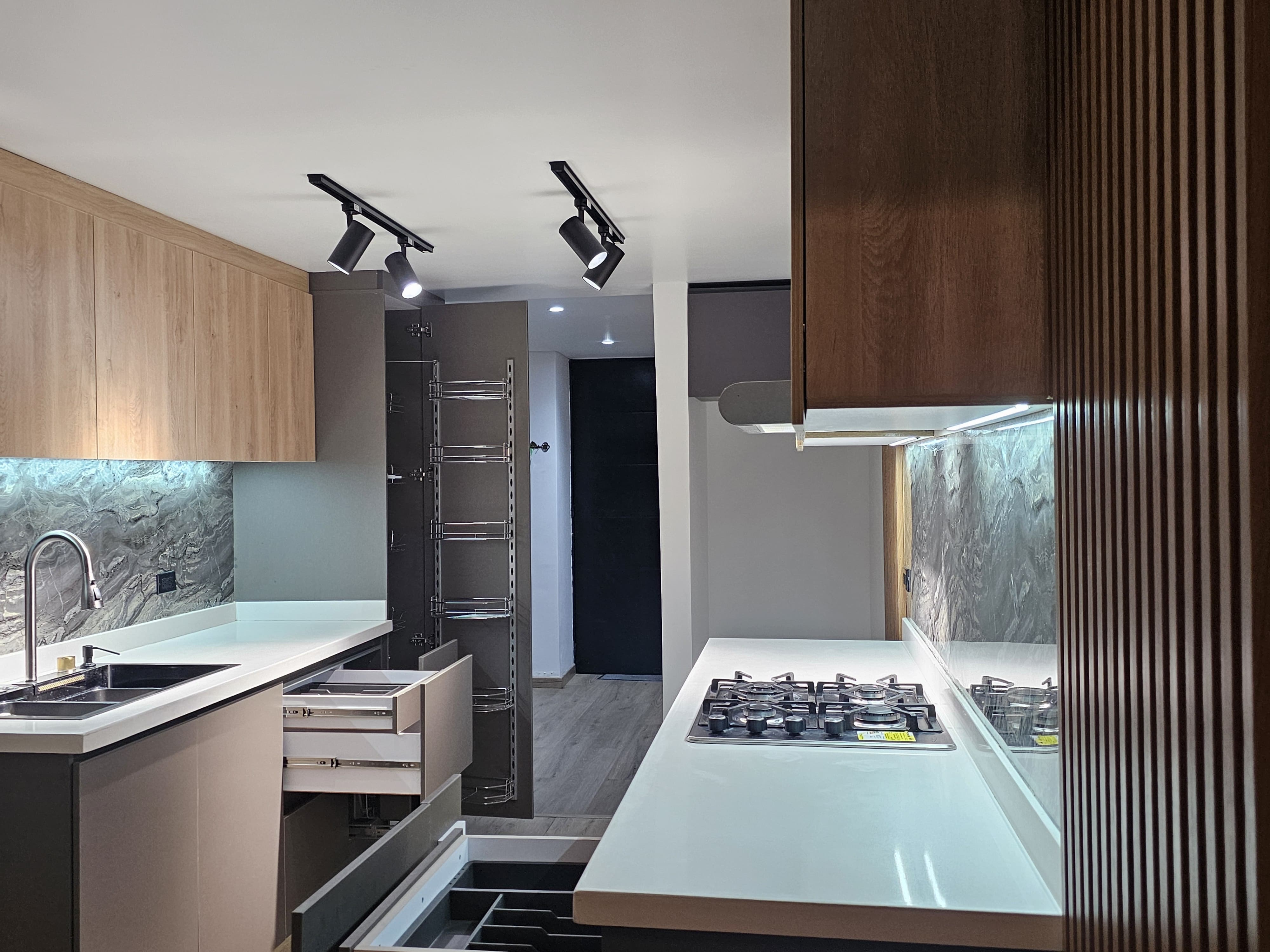 Cocina principal - cocinas - Proyecto de remodelación por Comody