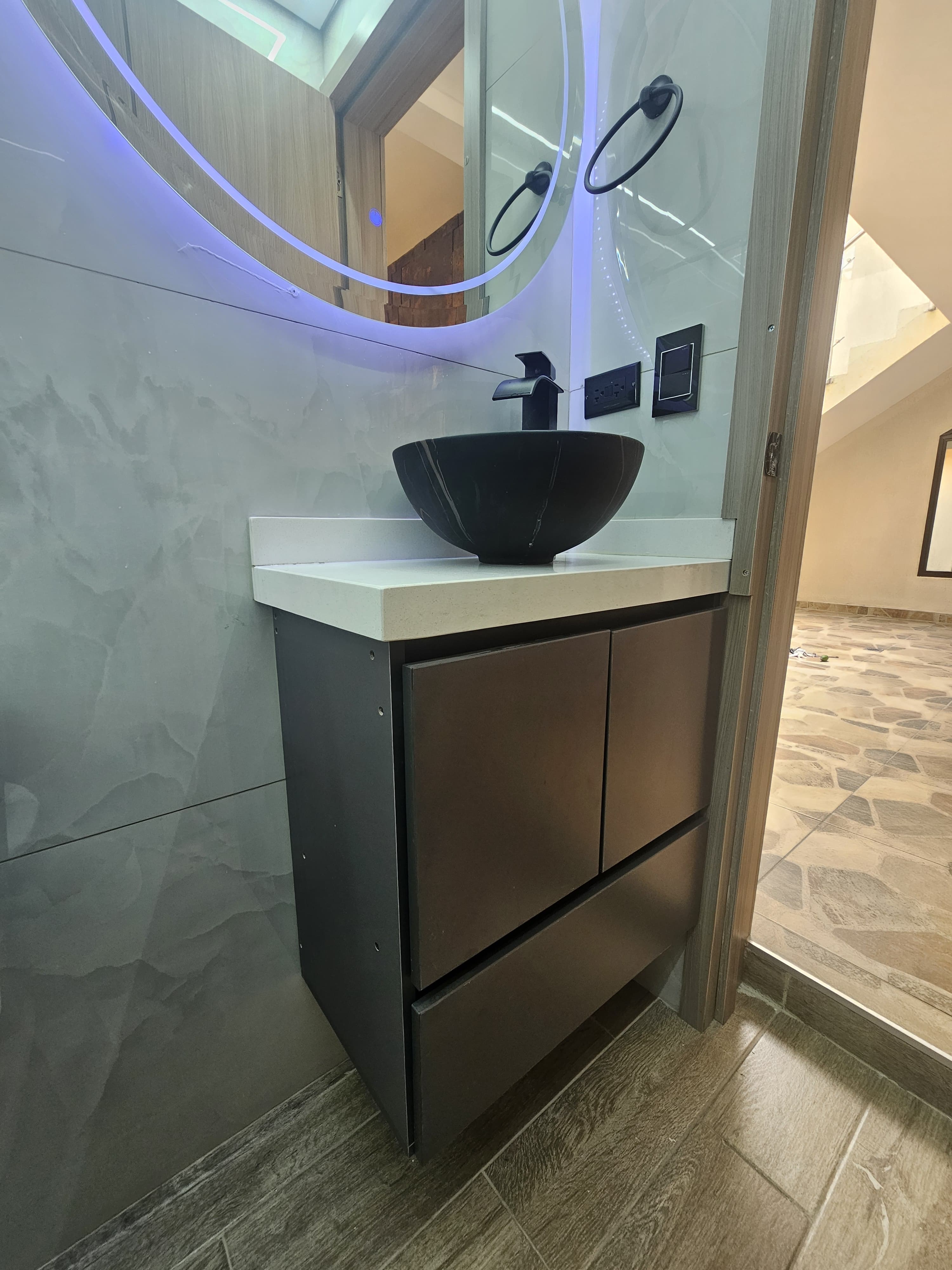 Baño social - baños - Proyecto de remodelación por Comody