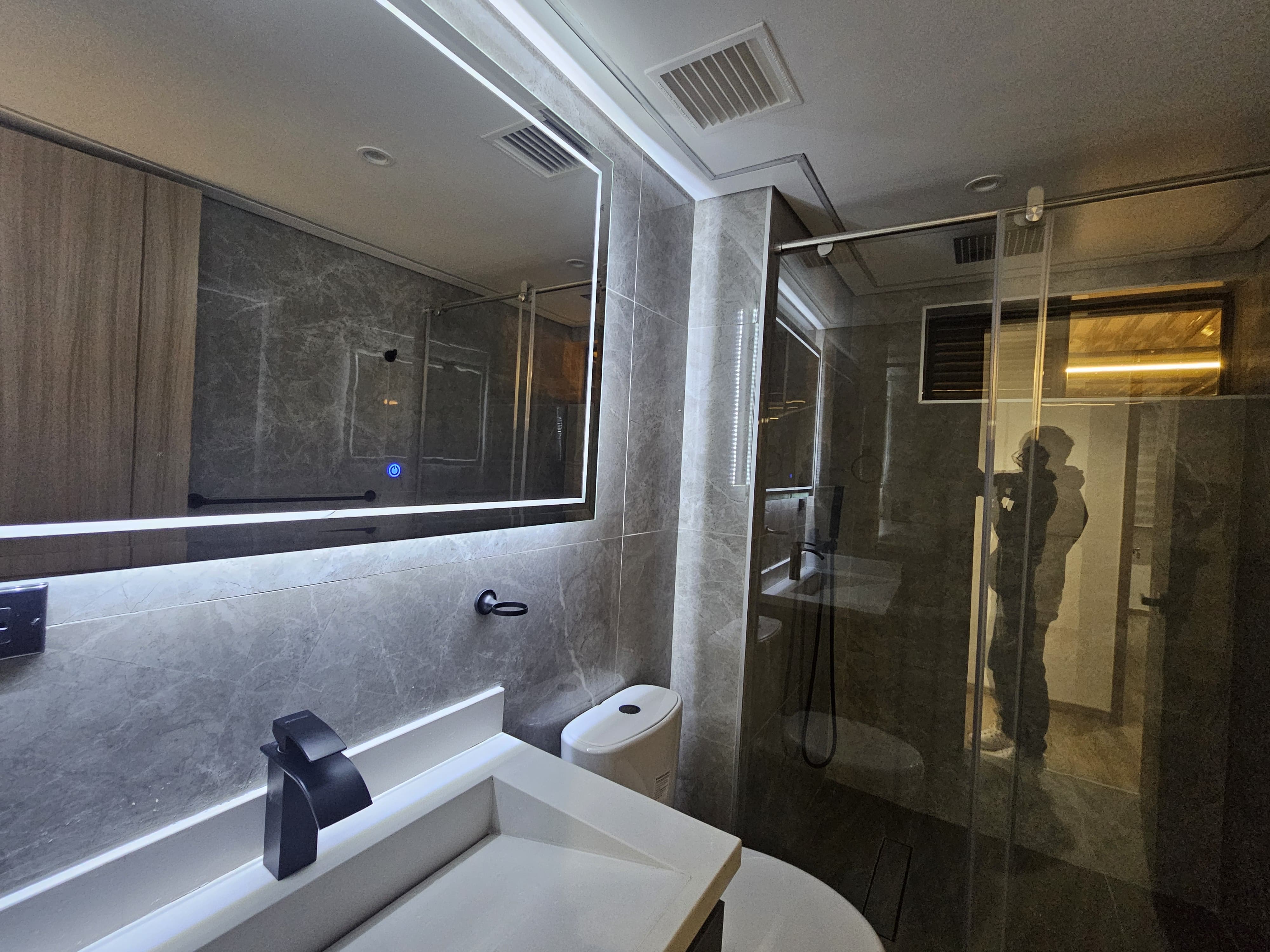 Baño principal - baños - Proyecto de remodelación por Comody