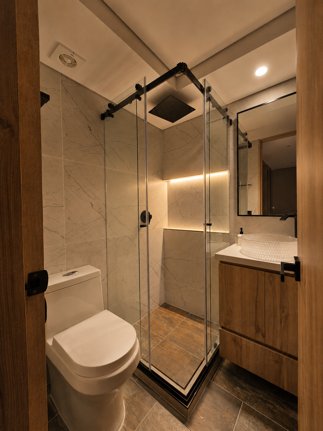 Baño principal — Baño principal con porcelanato de gran…