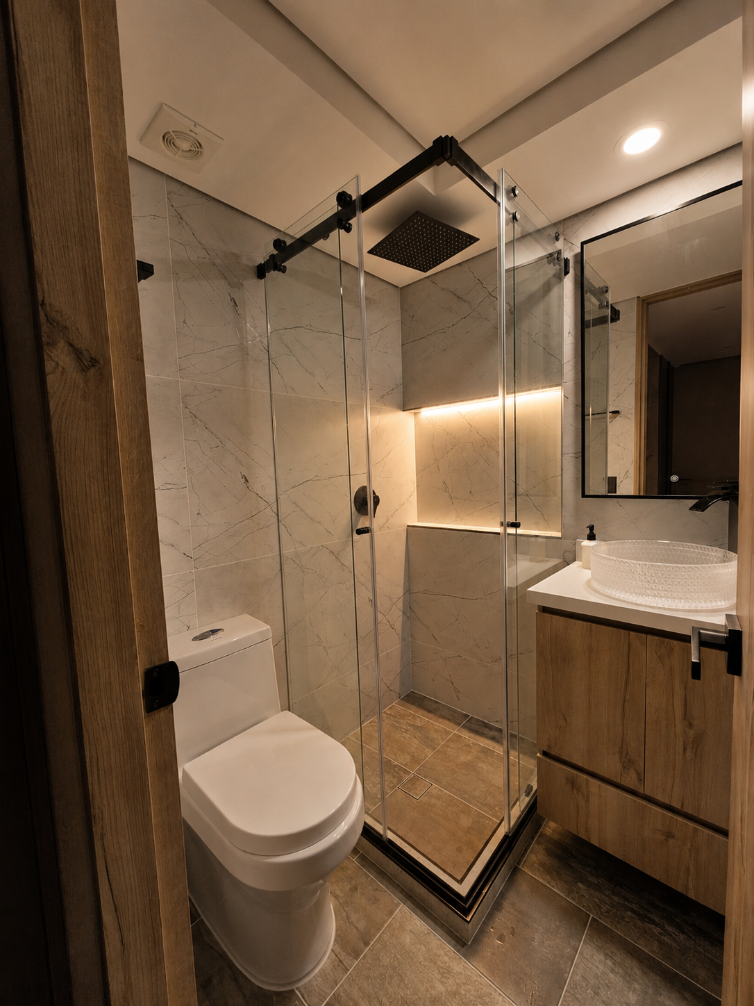 Baño principal — Baño principal con porcelanato de gran…